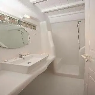 אתר נופש Mykonos Lolita, A Grecotel To Live