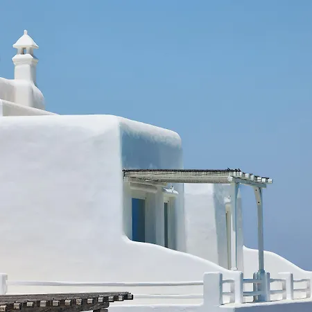 Mykonos Lolita, A To Live