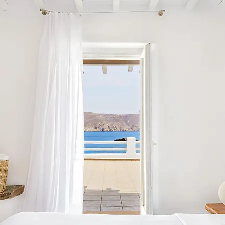Hotel Mykonos Lolita, A To Live 4*